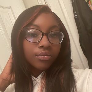 Meet your Posher, Alysha